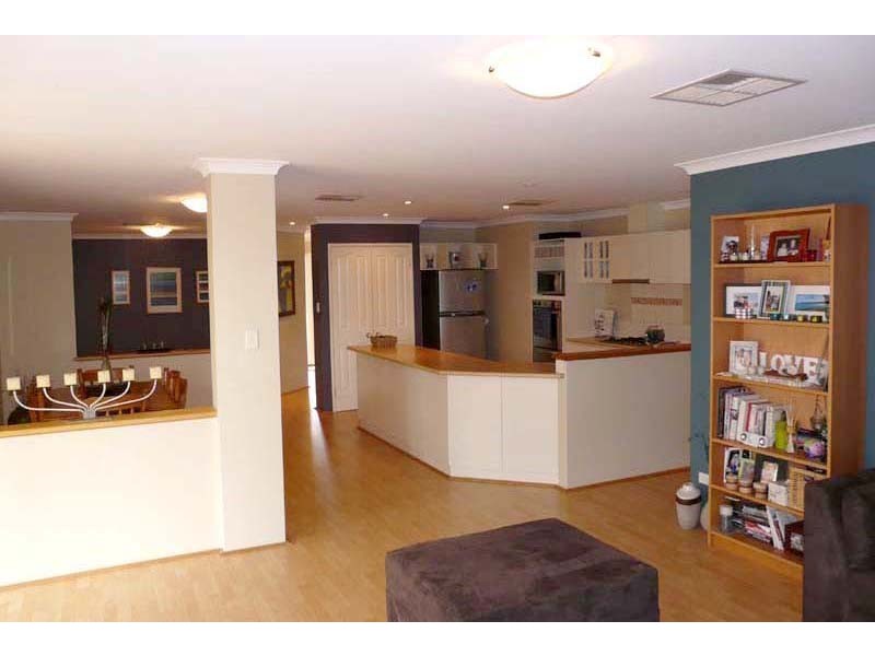 12 Russelia Street, Canning Vale WA 6155