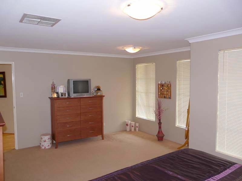 12 Russelia Street, Canning Vale WA 6155