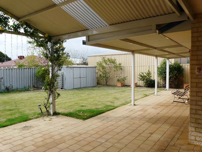37 Cedar Way, Forrestfield WA 6058