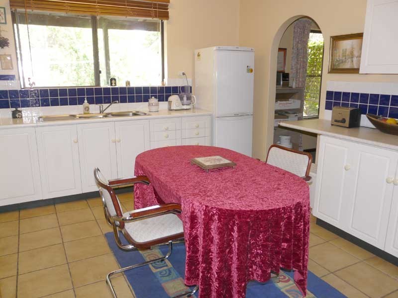 34 Mundaring Weir Rd, Mundaring WA 6073