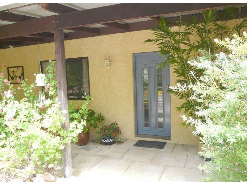 34 Mundaring Weir Rd, Mundaring WA 6073