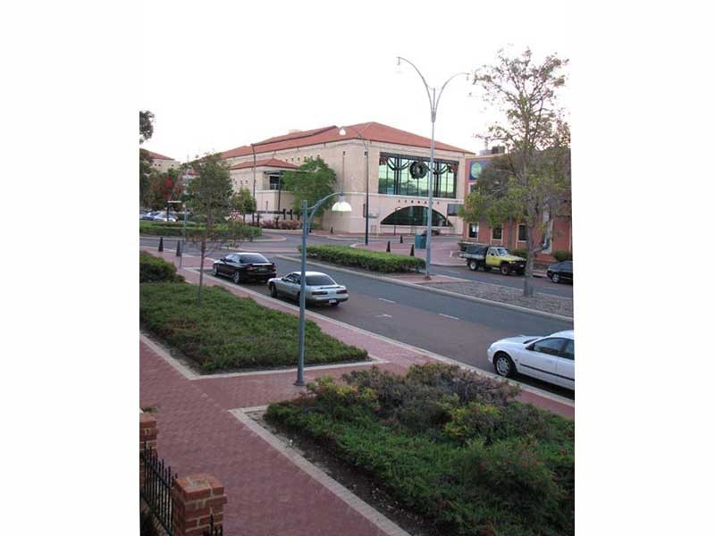 194 Lakeside Drive, Joondalup WA 6027