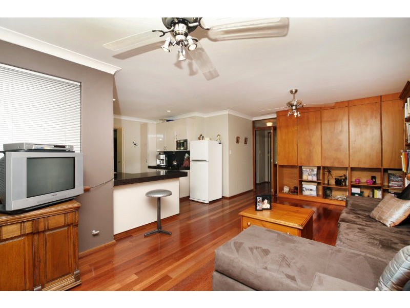 7 Compass Place, Waikiki WA 6169