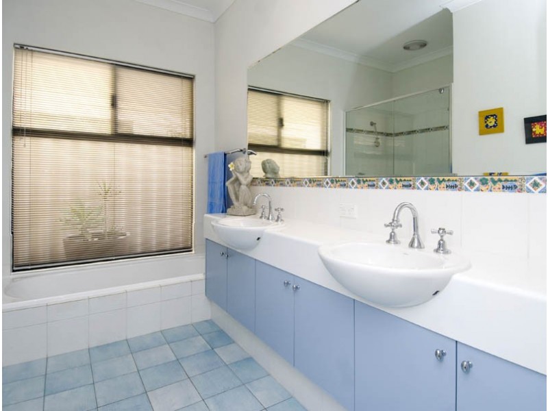 32 Strickland Road, Ardross WA 6153