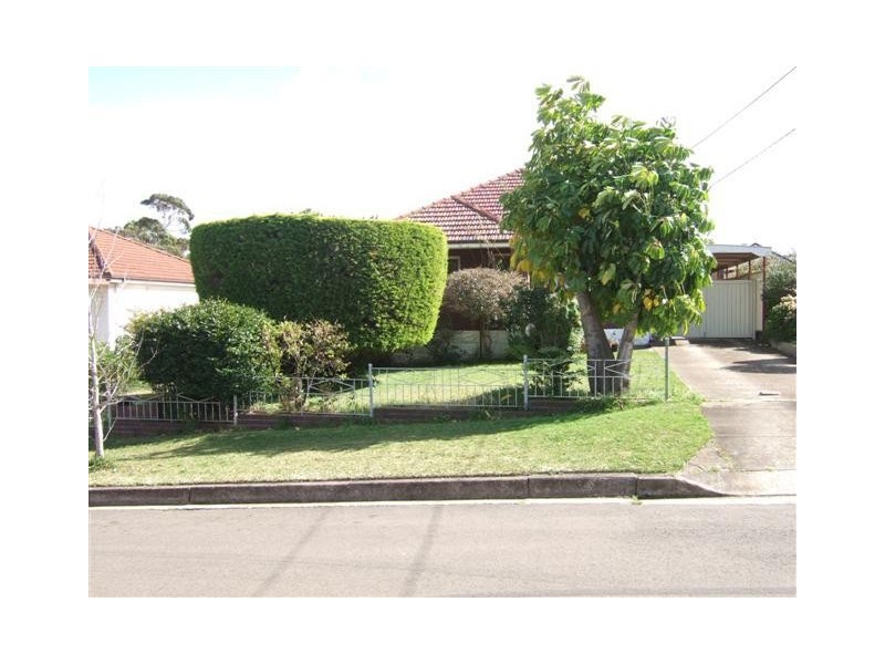 Farnham ave, Roselands NSW 2196