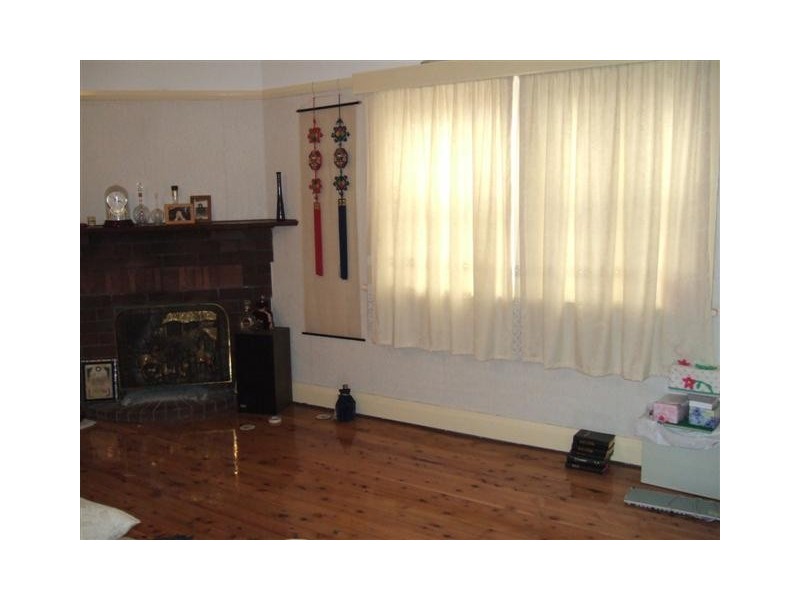 Farnham ave, Roselands NSW 2196