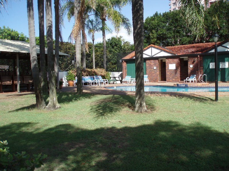 13 18 Commodore Drive, Paradise Waters QLD 4217