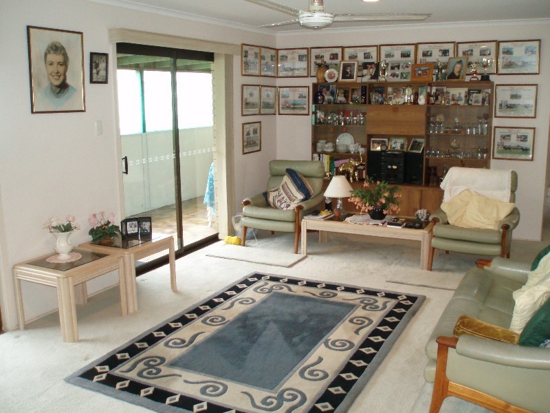 304 Bayview Street, Hollywell QLD 4216