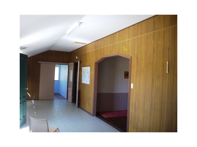 36 Porter Street, Aramac QLD 4726