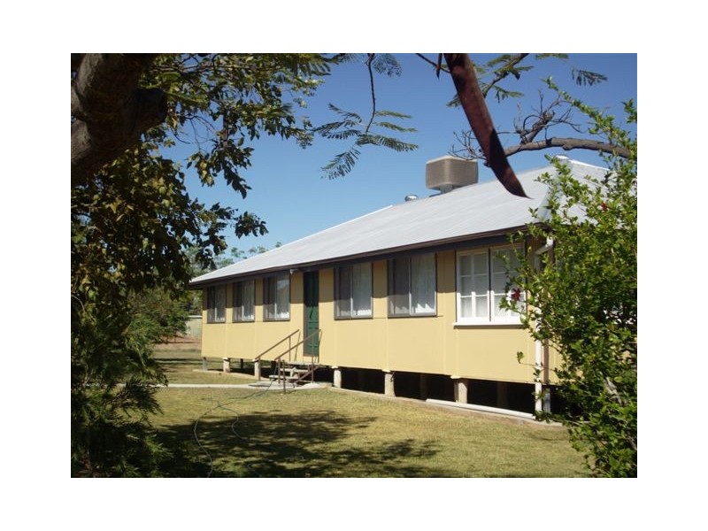 36 Porter Street, Aramac QLD 4726