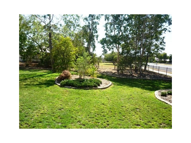 84 Yew Street, Barcaldine QLD 4725