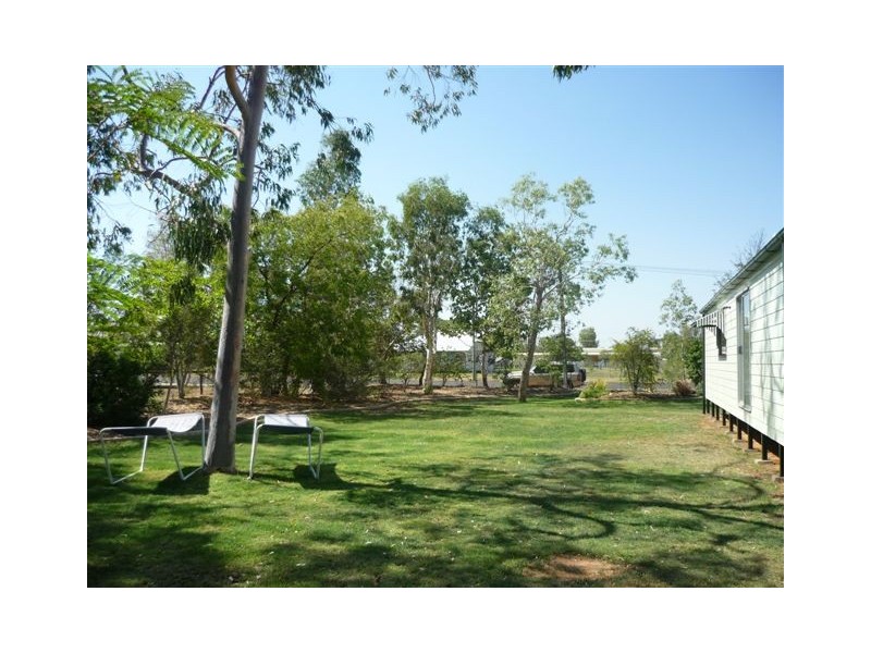 84 Yew Street, Barcaldine QLD 4725