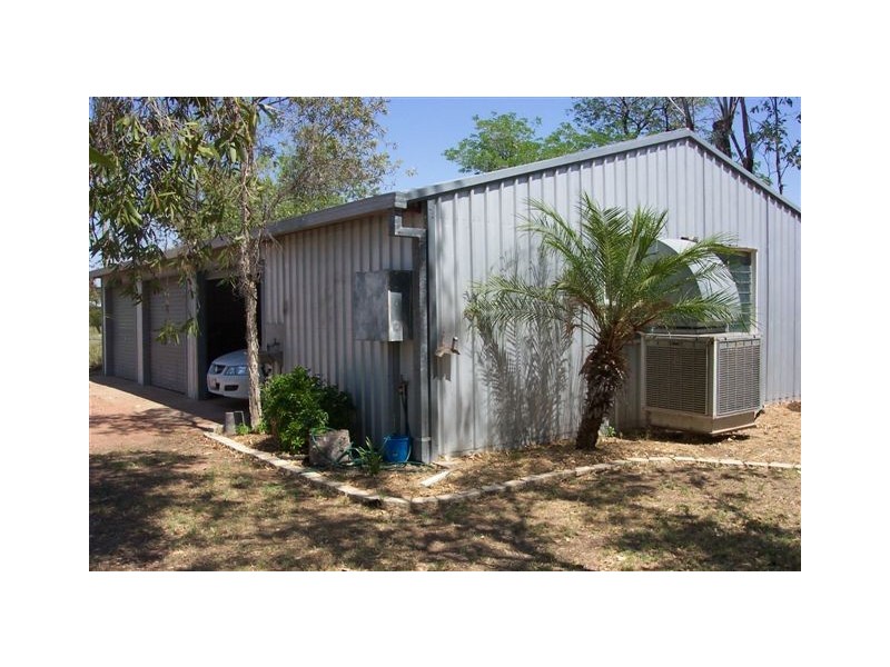 84 Yew Street, Barcaldine QLD 4725