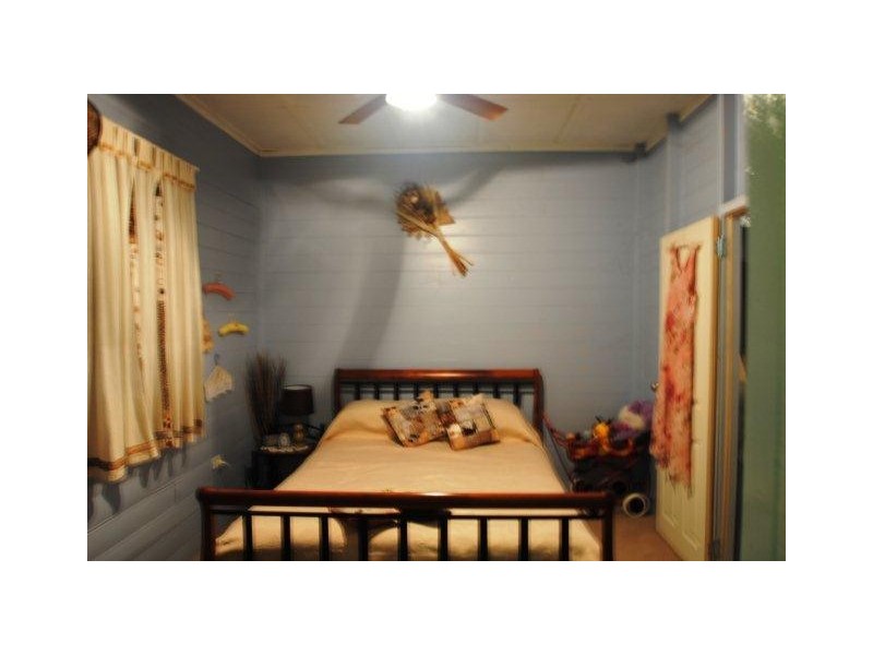 16 Poplar Street, Barcaldine QLD 4725