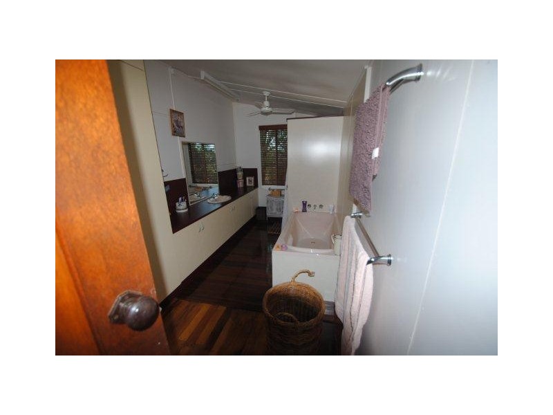 30185 Tambo Road, Blackall QLD 4472