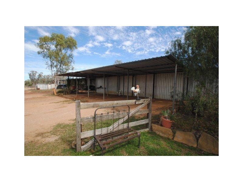 30185 Tambo Road, Blackall QLD 4472