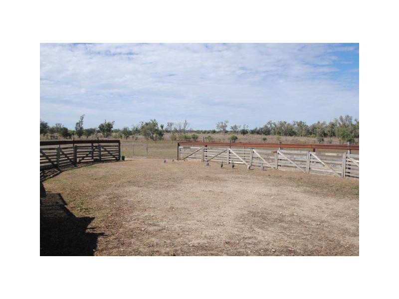 30185 Tambo Road, Blackall QLD 4472
