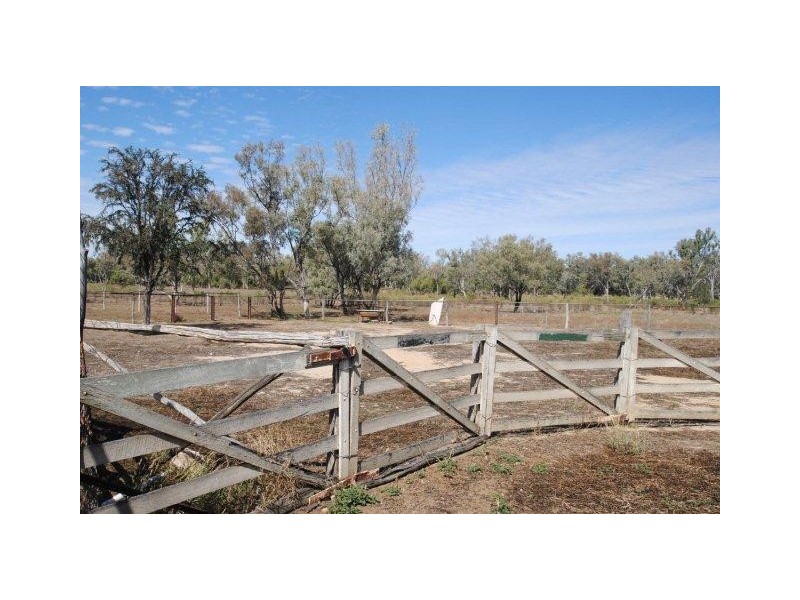 30185 Tambo Road, Blackall QLD 4472