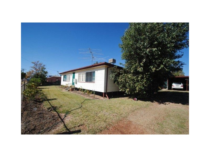 207 Oak Street, Barcaldine QLD 4725