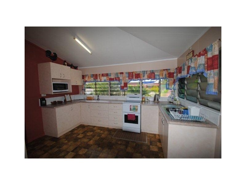 207 Oak Street, Barcaldine QLD 4725