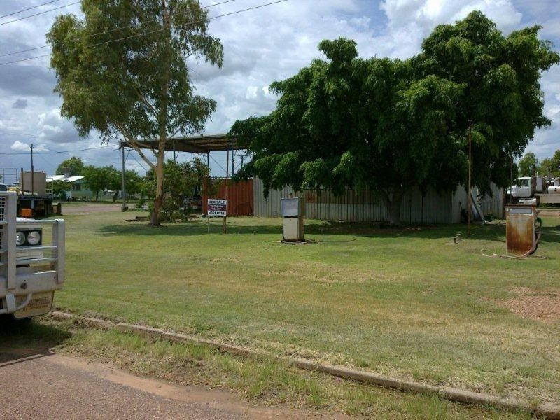 17 Gordon Street, Aramac QLD 4726
