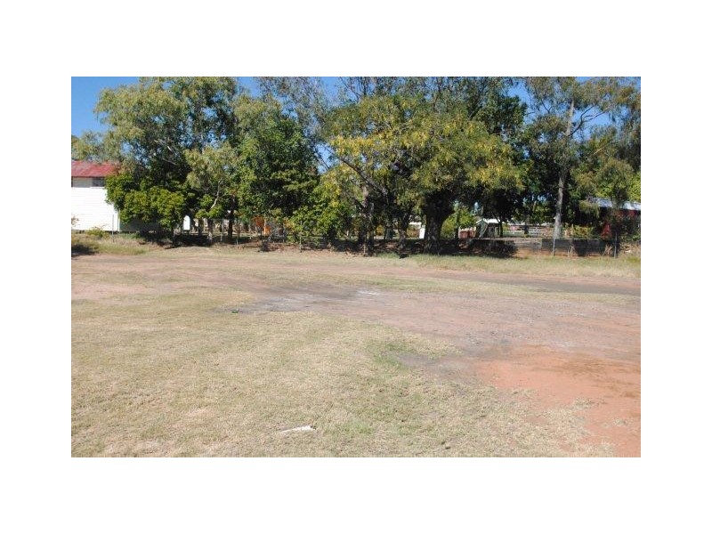 125 Oak Street, Barcaldine QLD 4725