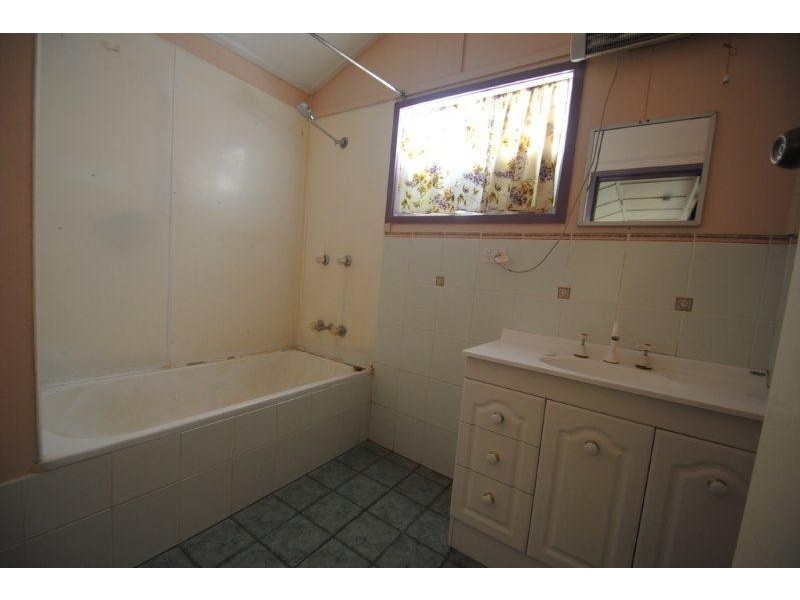 6 Goldston Street, Alpha QLD 4724