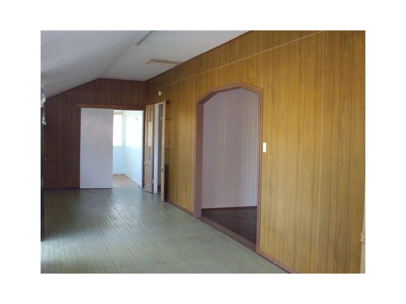 36 Porter Street, Aramac QLD 4726