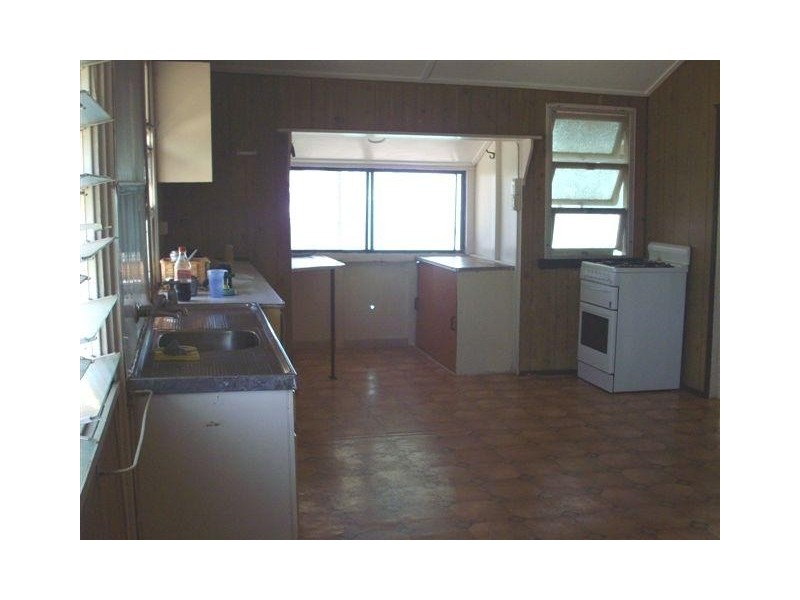 36 Porter Street, Aramac QLD 4726