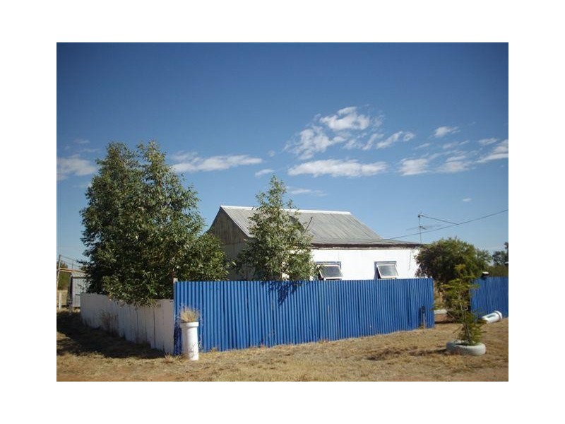 9 BOX STREET, Barcaldine QLD 4725