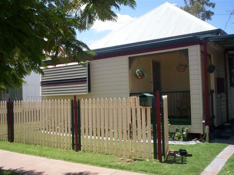 45 Oak, Barcaldine QLD 4725