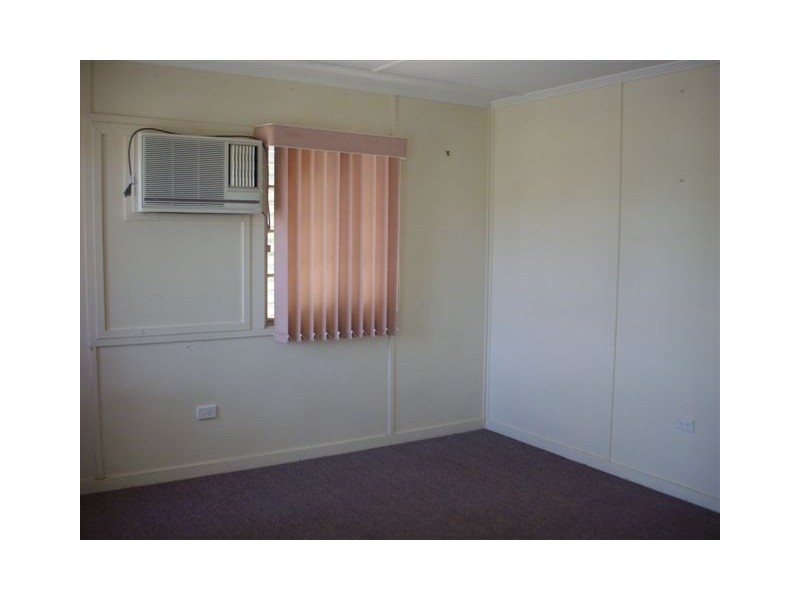 99 Gidyea Street, Barcaldine QLD 4725