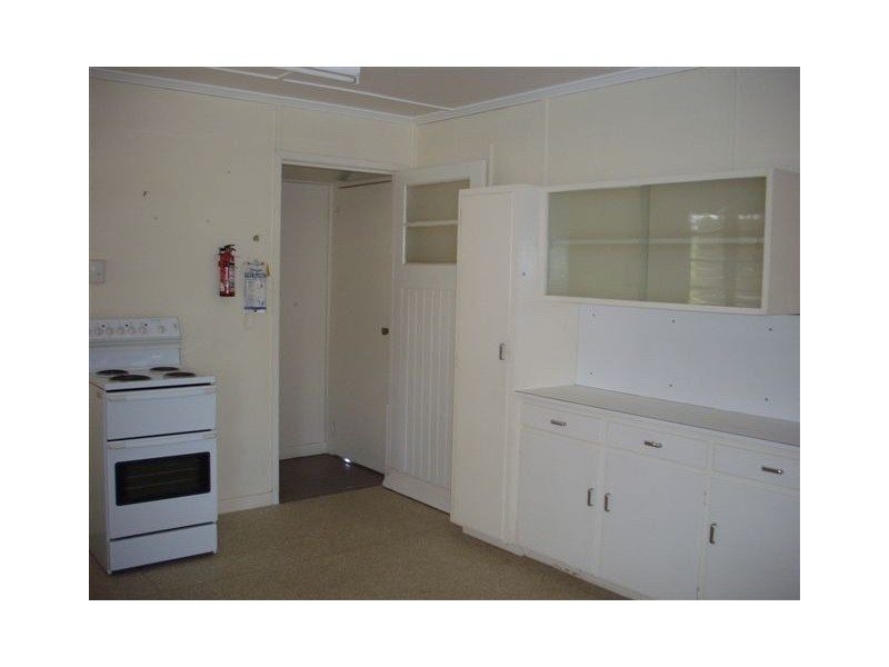 99 Gidyea Street, Barcaldine QLD 4725