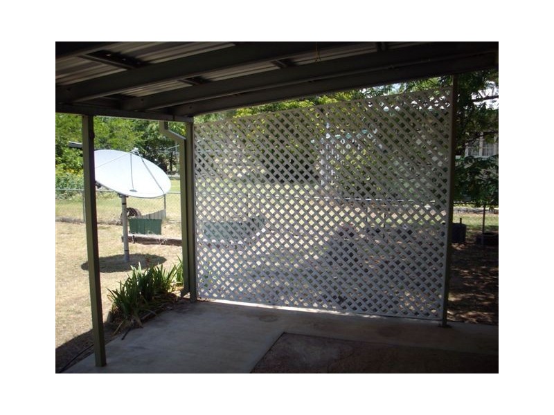 99 Gidyea Street, Barcaldine QLD 4725