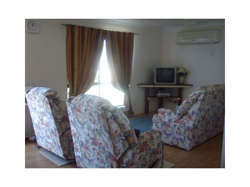 11 Chestnut, Barcaldine QLD 4725