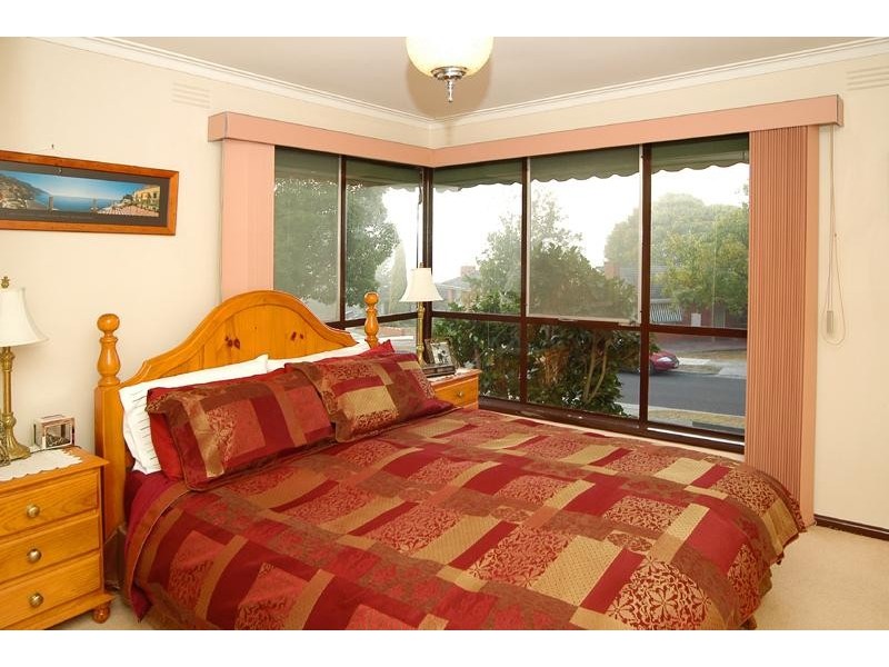 25 Huntley Street, Watsonia VIC 3087