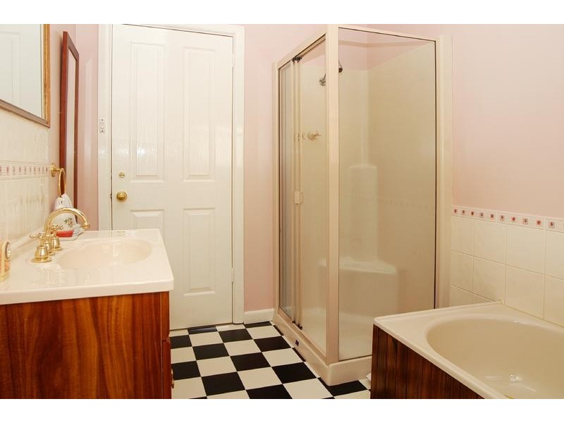 206 Rattray Road, Montmorency VIC 3094