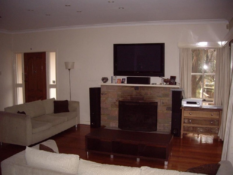 207 Mountain View Road, Montmorency VIC 3094