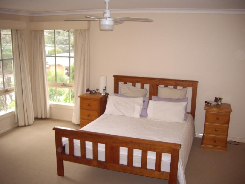 207 Mountain View Road, Montmorency VIC 3094