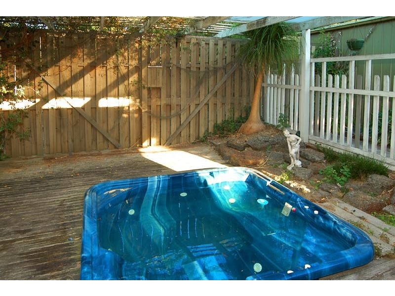 2 Lawson Court, Watsonia VIC 3087