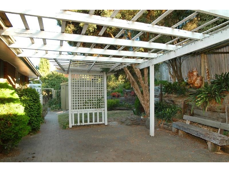2 Lawson Court, Watsonia VIC 3087