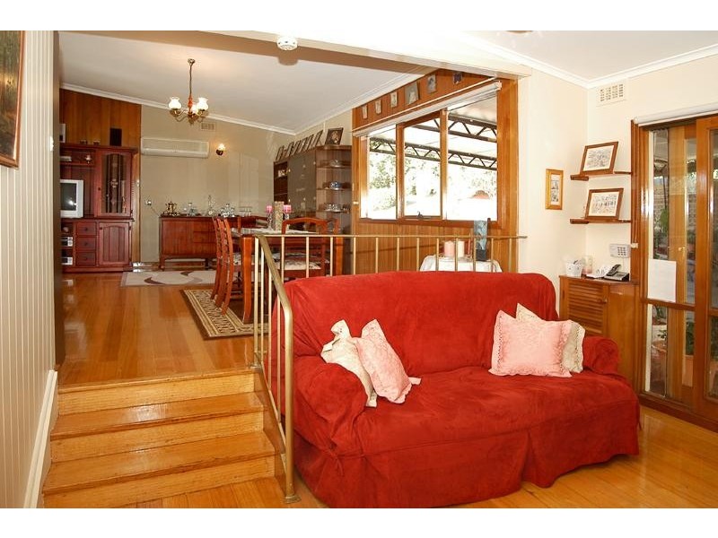 5 Carisbrook Crescent, Lower Plenty VIC 3093