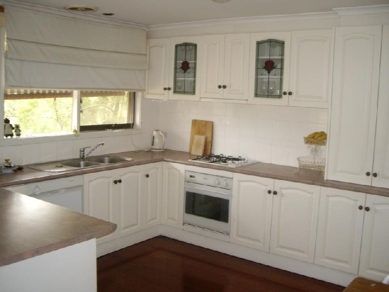 12 Warringah Crescent, Eltham VIC 3095