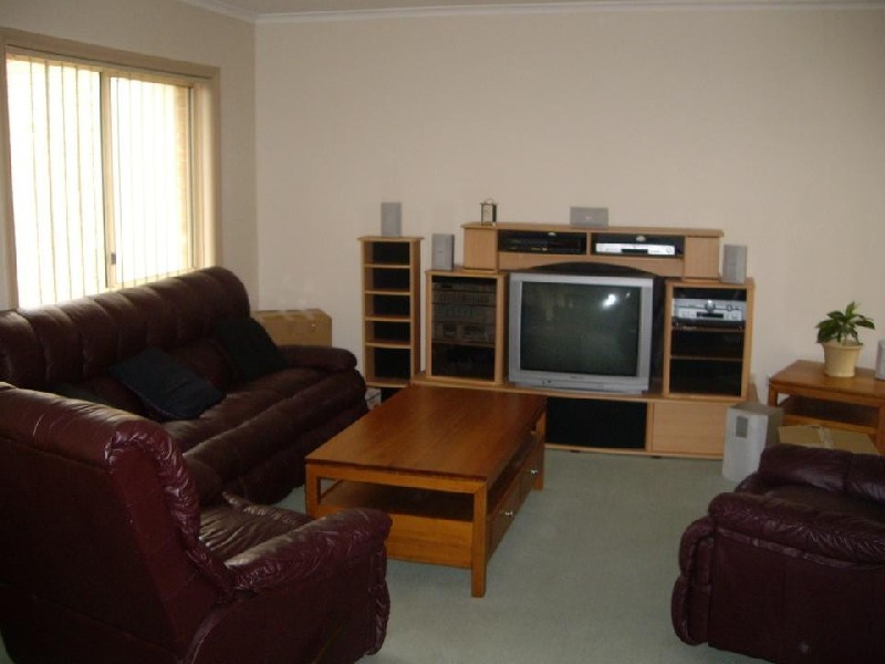 2/35  William, Greensborough VIC 3088