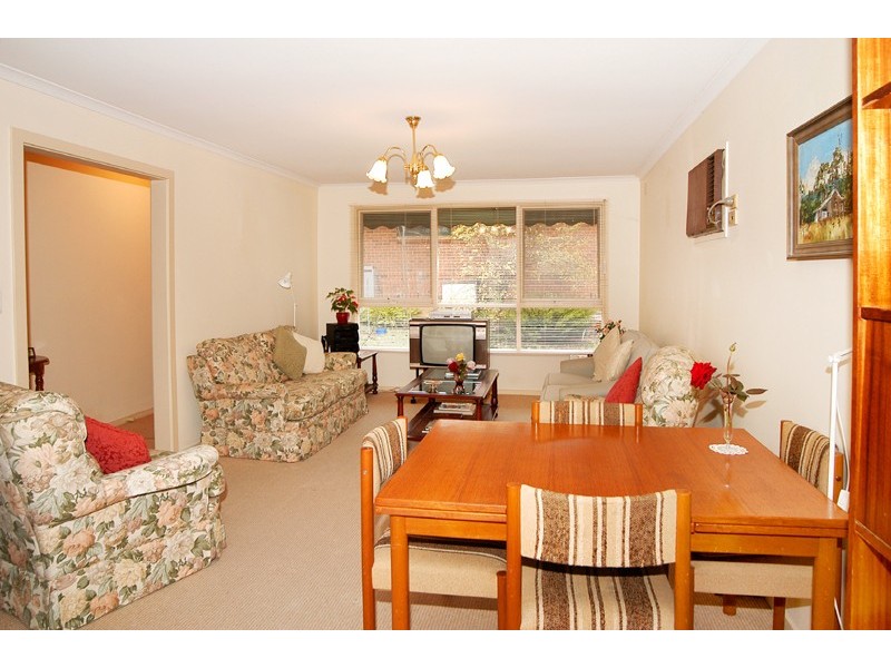 4/8 Fernside Avenue, Briar Hill VIC 3088