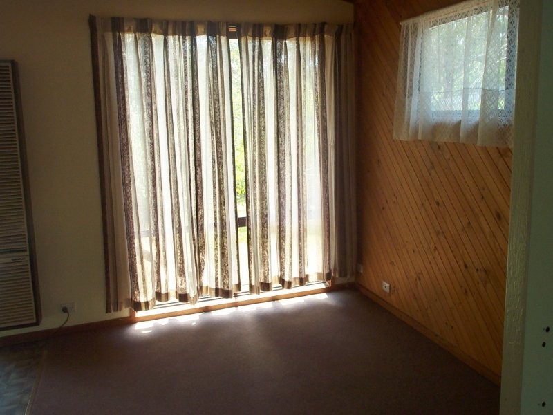 80 Gladstone Road, Briar Hill VIC 3088