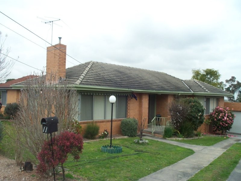 11 Athol Avenue, Bundoora VIC 3083