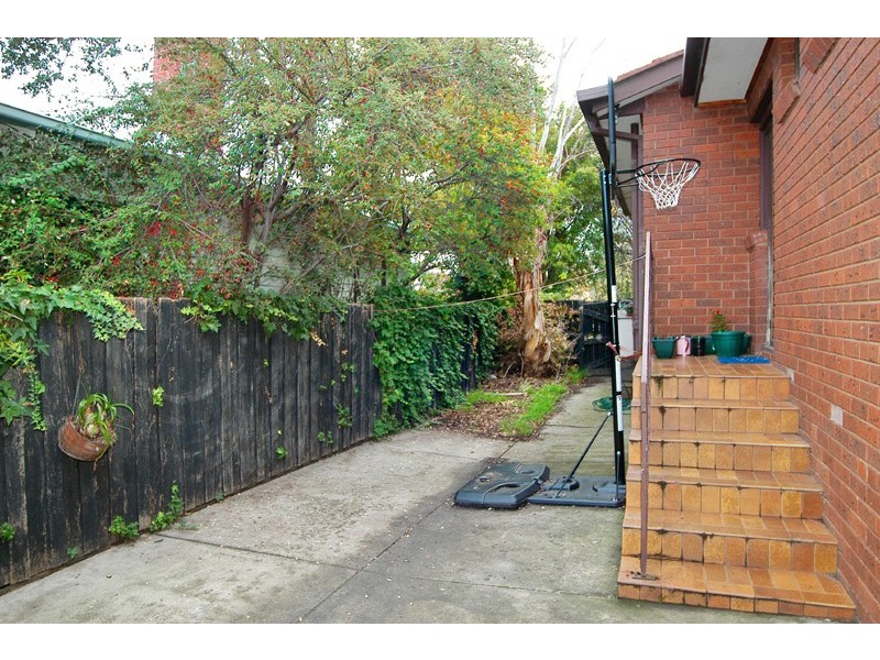 1/18 Gordon Grove, Preston VIC 3072