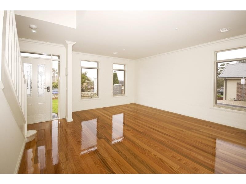 78 Mountainview Rd, Montmorency VIC 3094