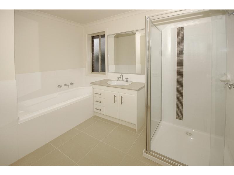 78 Mountainview Rd, Montmorency VIC 3094